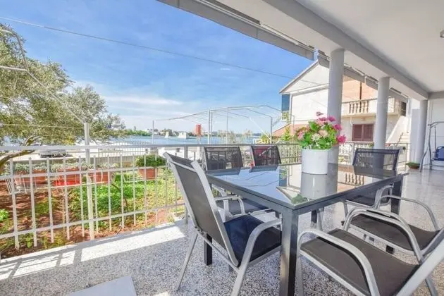 Apart Daire (Dama - 10 m from beach - A1(6+2))