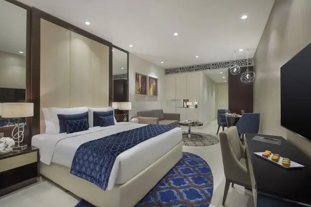 Deluxe Studio (Downtown View)