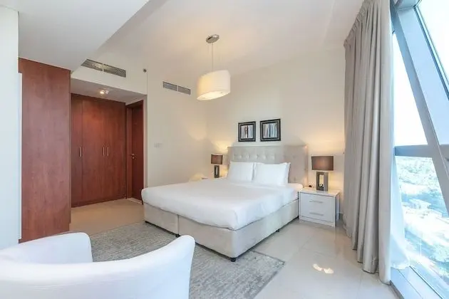 DHH - Pool View 1 Bed Park Tower A DIFC