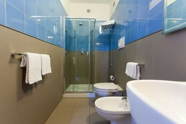 Dört Kişilik Oda, Deniz Manzaralı