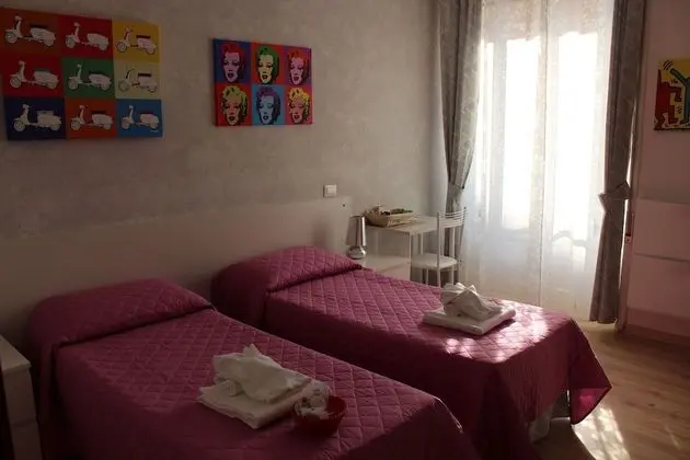 Tek Büyük veya İki Ayrı Yataklı Oda, Balkon