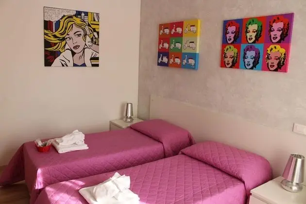 Tek Büyük veya İki Ayrı Yataklı Oda, Balkon