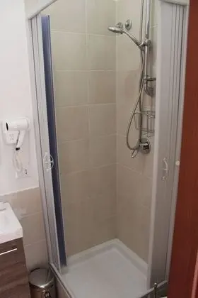 Tek Büyük veya İki Ayrı Yataklı Oda, Balkon