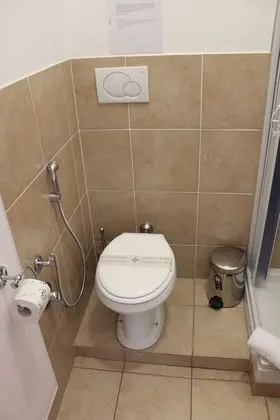 Üç Kişilik Oda, Balkon