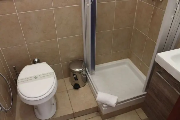 Üç Kişilik Oda, Balkon