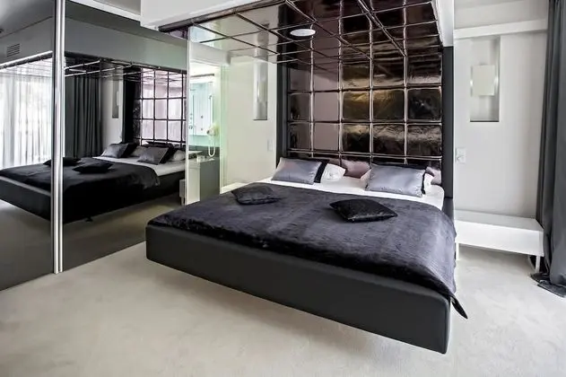 Junior Süit, Balkon