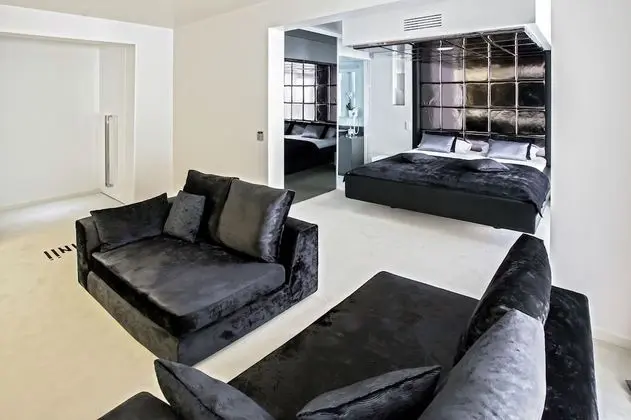 Junior Süit, Balkon