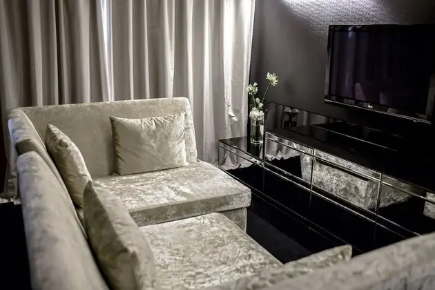 Junior Süit, Balkon