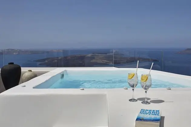 Grand Caldera View Suite with Hot Tub