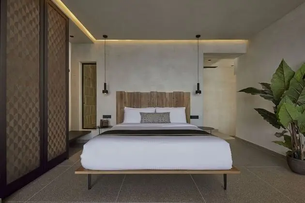 Master Caldera View Suite with Hot Tub