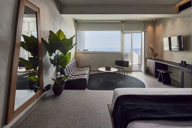 Master Caldera View Suite with Hot Tub