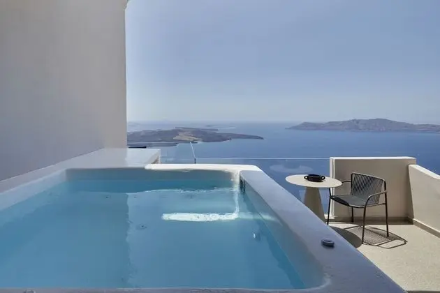 Master Caldera View Suite with Hot Tub