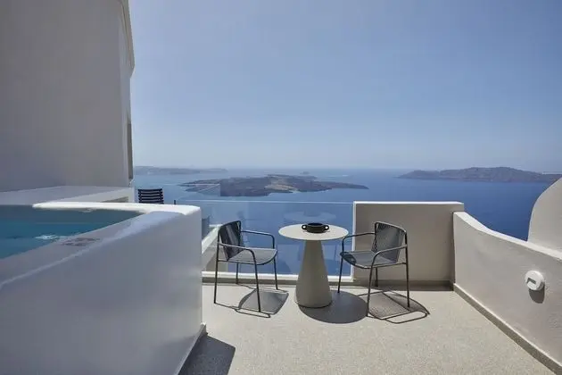 Master Caldera View Suite with Hot Tub