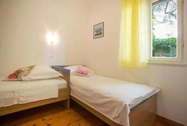 Apart Daire (Damir - 80 m from beach - A1(4))