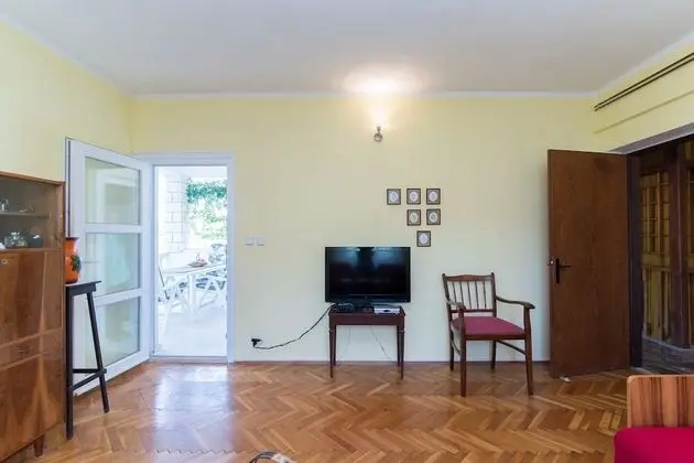Apart Daire (Damir - free parking - A1(4+2))