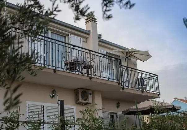 Apart Daire (Damir - with garden - A1(6))