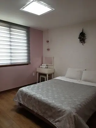 Standard Oda (KRW10,000 surcharge for extra bedding)