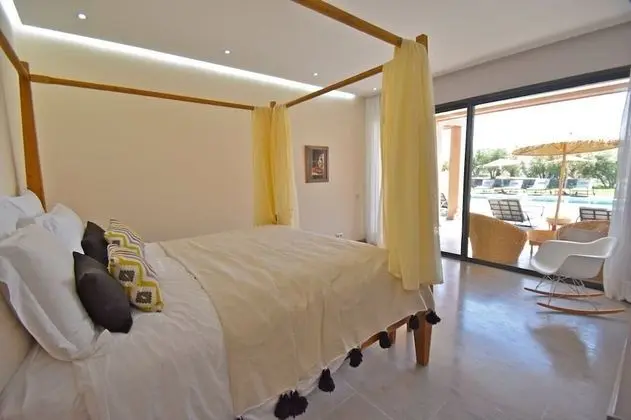 Luxury Villa, Birden Çok Yatak