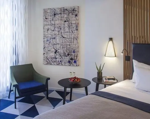 Deluxe Oda, Havuz Manzaralı