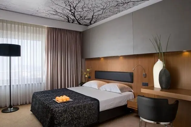 Standard Oda, Avlu Manzaralı