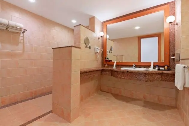Deluxe Tek Büyük Yataklı Oda, Deniz Manzaralı