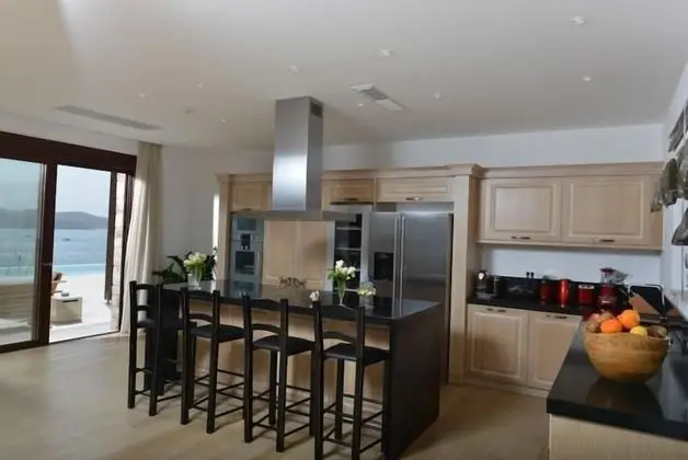 Luxury Villa, 5 Yatak Odası, Koy Manzaralı, Okyanusa Sıfır