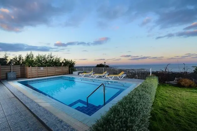 Family Villa, 3 Yatak Odası, Kişiye Özel Havuzlu