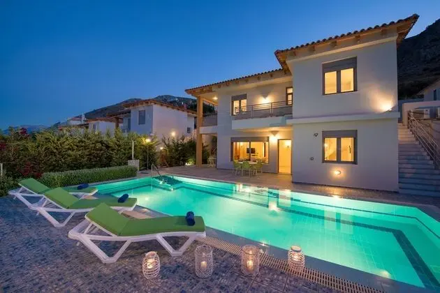 Family Villa, 3 Yatak Odası, Kişiye Özel Havuzlu