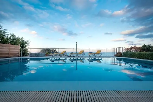 Family Villa, 3 Yatak Odası, Kişiye Özel Havuzlu