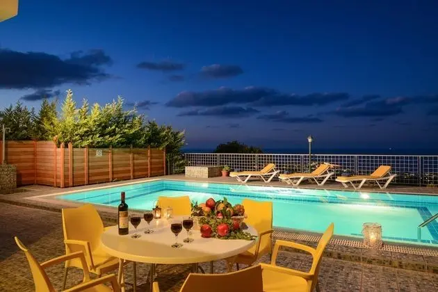 Family Villa, 3 Yatak Odası, Kişiye Özel Havuzlu