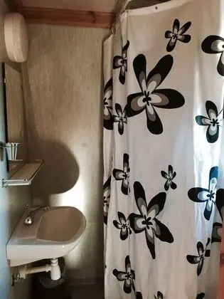 Comfort Kulübe, 2 Yatak Odası, Özel Banyo (Linen Excluded)