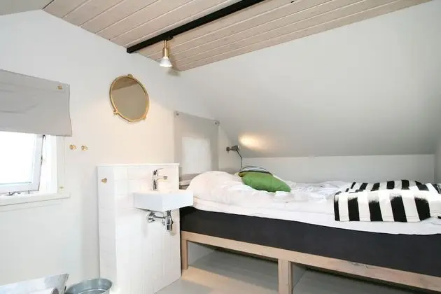 Tek Büyük Yataklı Oda, Ortak Banyo (Linen Excluded)