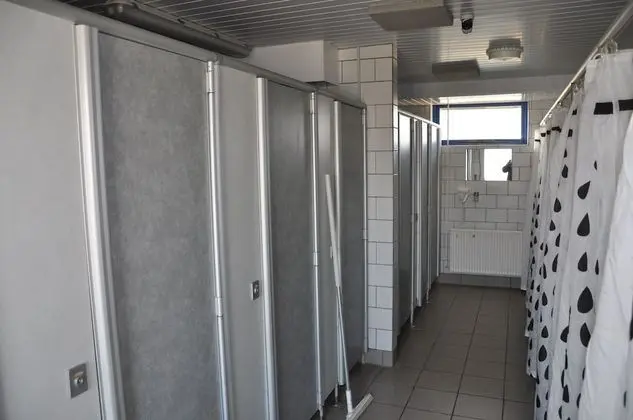 Tek Büyük Yataklı Oda, Ortak Banyo (Linen Excluded)