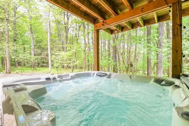 Ev, Birden Çok Yatak, Sıcak Su Havuzu