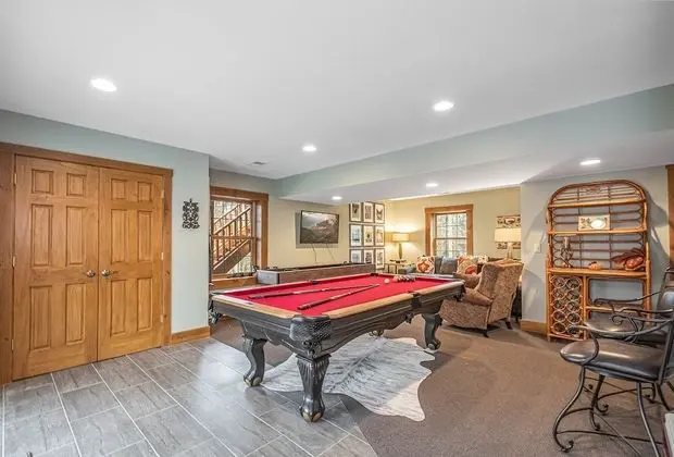 Ev, Birden Çok Yatak, Sıcak Su Havuzu