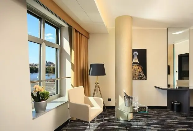 Deluxe Tek Büyük veya İki Ayrı Yataklı Oda, Şehir Manzaralı