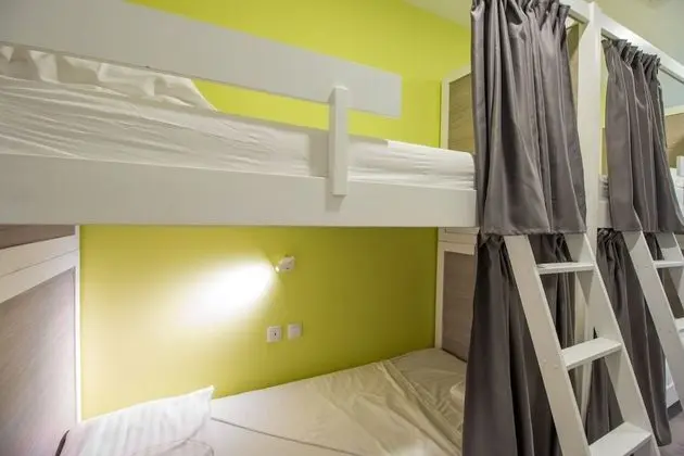 Ortak Ranzalı Oda, Karma Ranzalı Oda (4 beds 1)