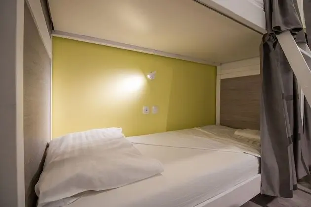 Ortak Ranzalı Oda, Karma Ranzalı Oda (4 beds 1)