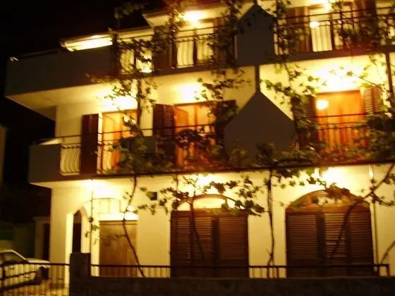 Apart Daire (Dane - 30m from the sea - A3(3+2))