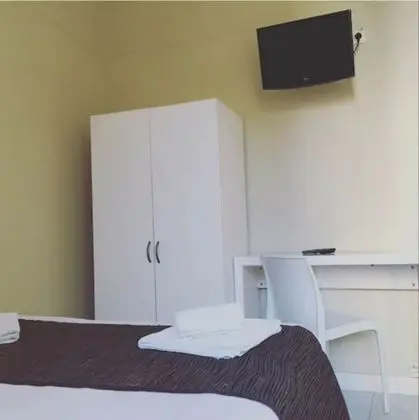 Standard Tek Büyük Yataklı Oda