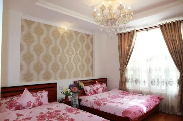 Family Oda, Göl Manzaralı