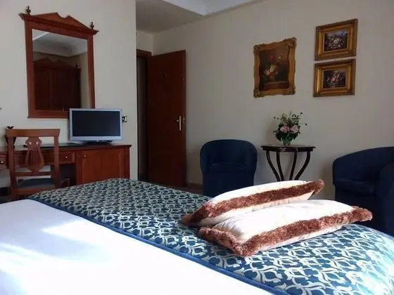 Superior Tek Büyük veya İki Ayrı Yataklı Oda