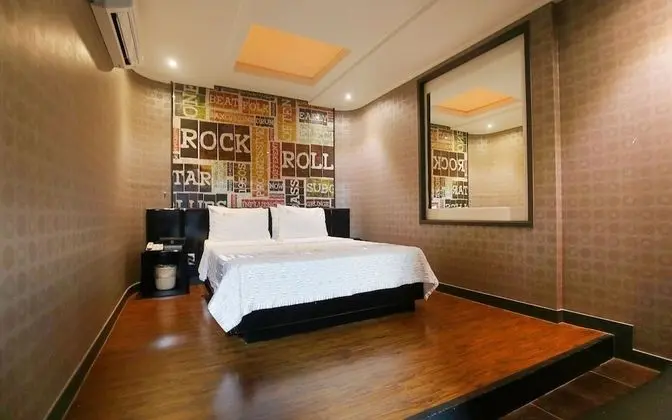 Oda (Suites)