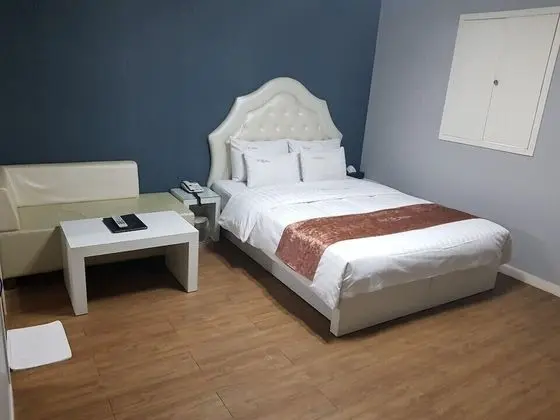 Basic Oda, 1 En Büyük (King) Boy Yatak