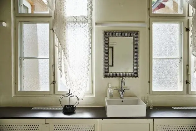 Dört Kişilik Oda, Özel Banyo