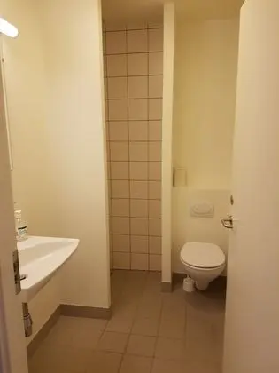 Tek Büyük Yataklı Oda, Ortak Banyo