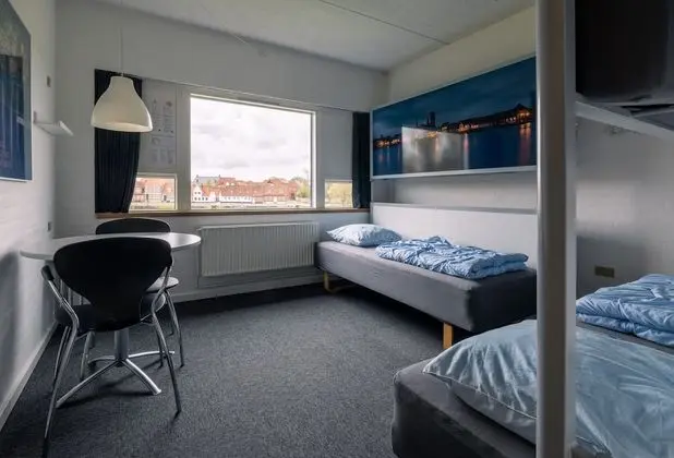City Dört Kişilik Oda, Özel Banyo, Şehir Manzaralı