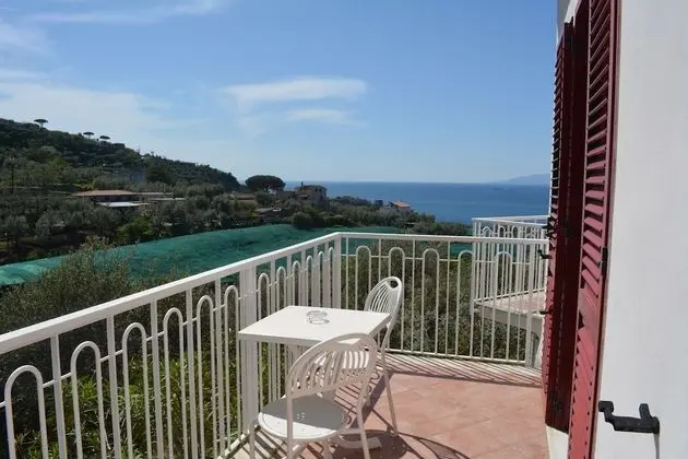 Classic Tek Büyük Yataklı Oda, Balkon, Kısmi Deniz Manzarası