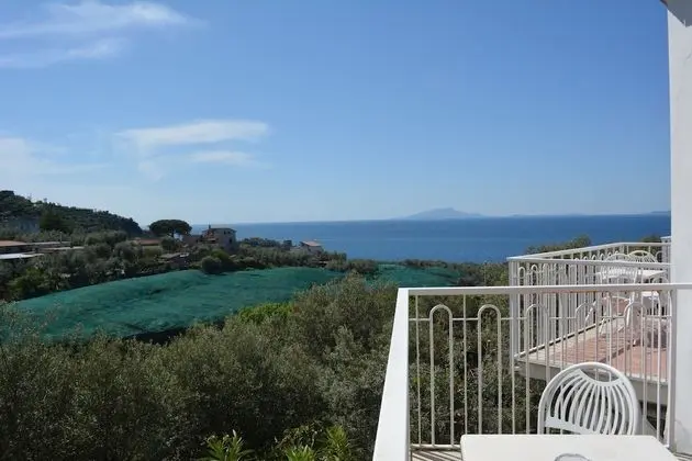 Classic Tek Büyük Yataklı Oda, Balkon, Kısmi Deniz Manzarası