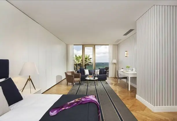 Junior Süit, Balkon